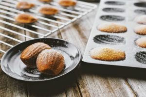 bánh con sò madeleine thơm ngon