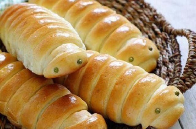 Cách làm bánh mì hình con nhộng