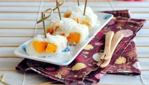 Mochi cuộn xoài phủ dừa