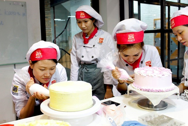 Học nghề làm bánh đang được giới trẻ yêu thích 